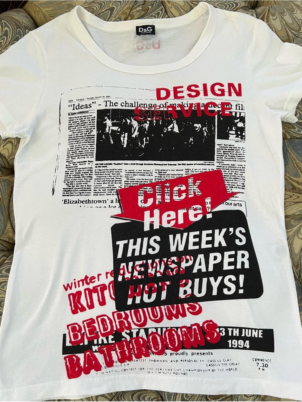 D&G White Graphic Tee - Red & Black Print Size M